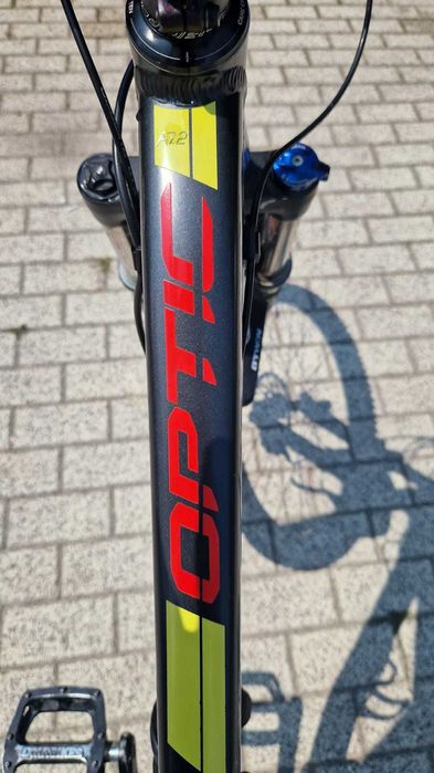 Vand bicicleta. A fost folosită .