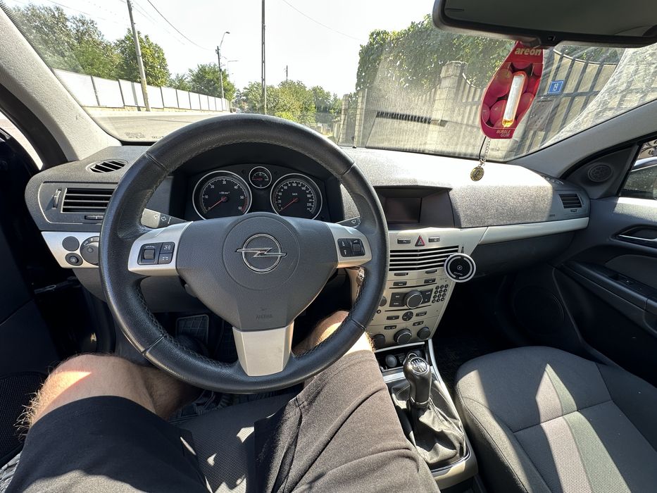 Vând Opel Astra H GTC