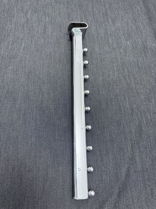 Торговое оборудование. Кронштейн