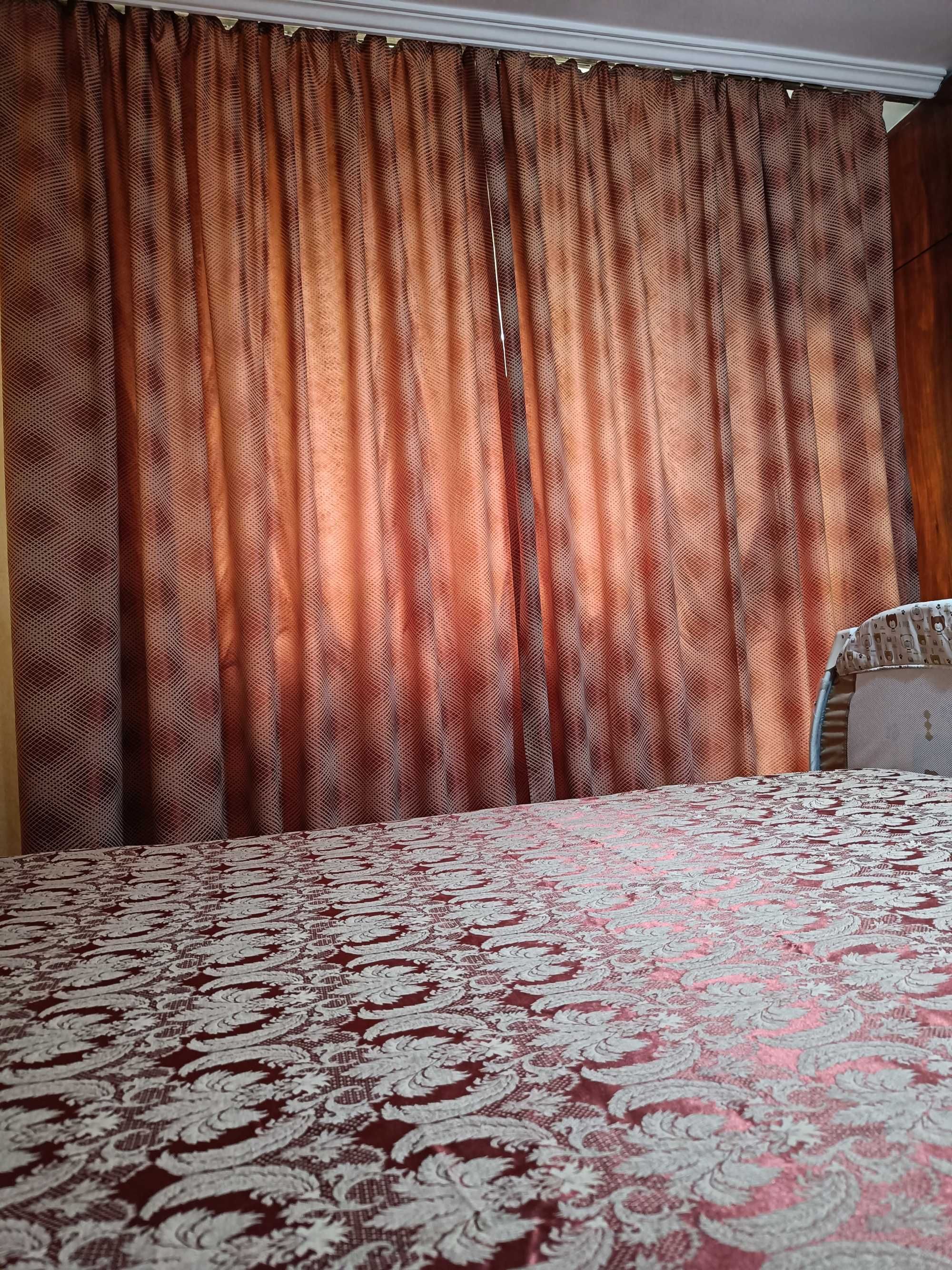 Завеси и покривало за спалня.