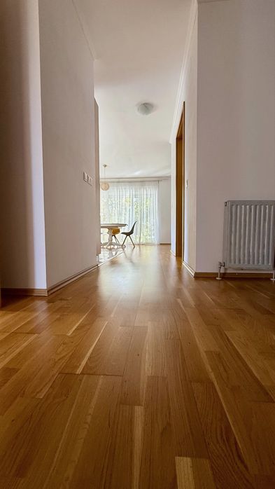Apartament luminos 3 camere • Etaj 1/3 • Terasă • Parcare • Residenz
