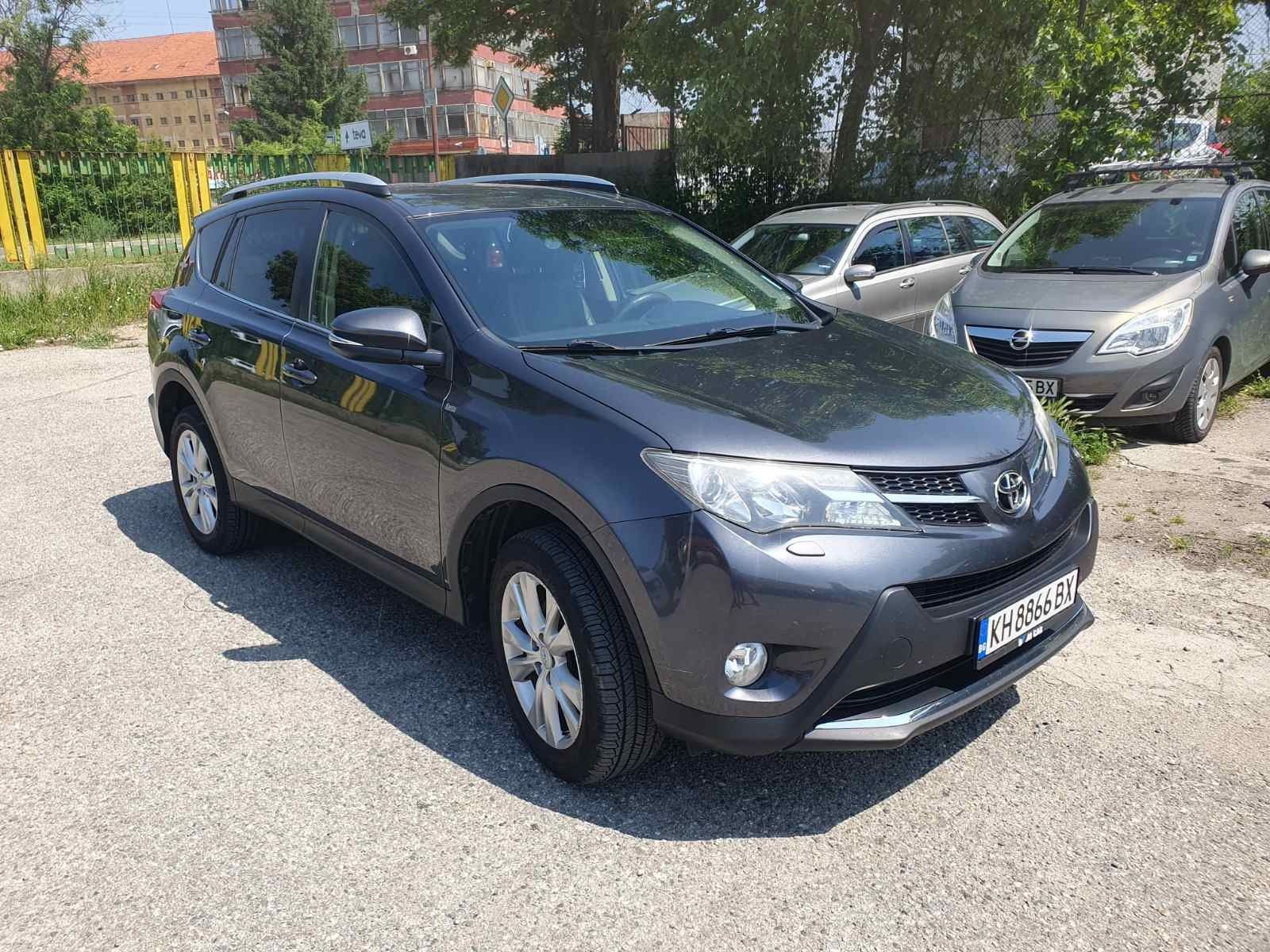 Тойота Rav 4 2014 год.