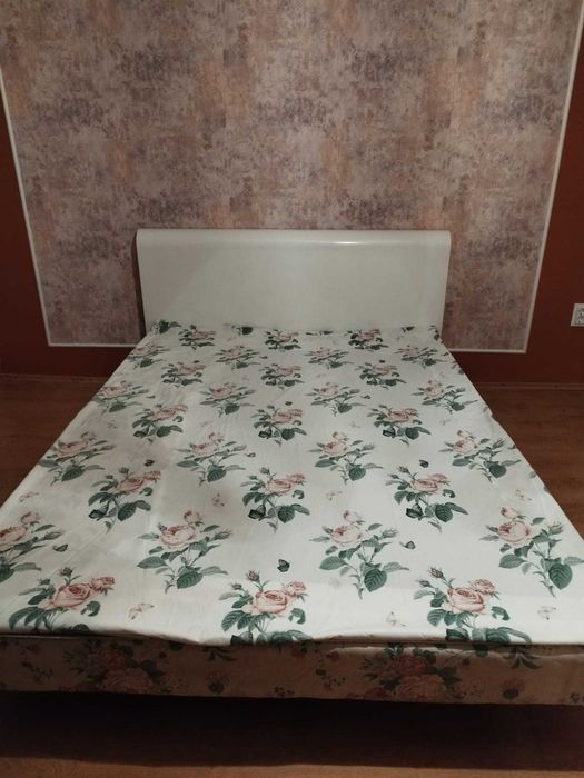 Vând pat dublu (1.5/2 m)