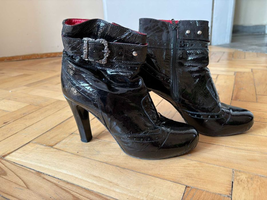 Черни обувки с висок ток 39