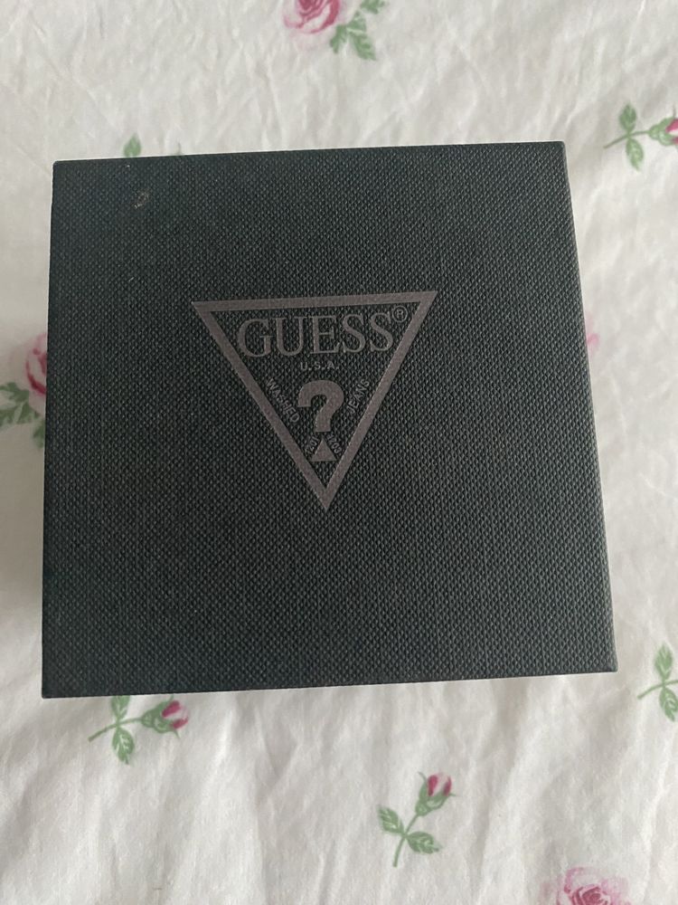 Ceas GUESS cu curea metalica