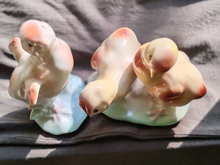 Pui de găină din porțelan