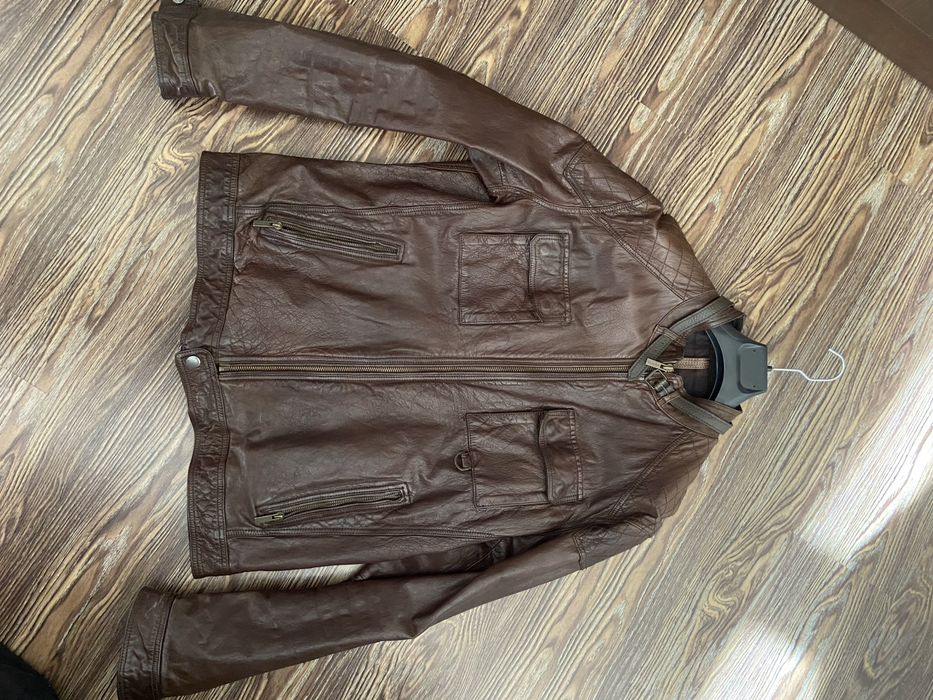 продам мужскую кожанную куртку massimo dutti