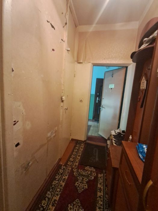 Чиланзар -3 квартал. 2-х комнатная квартира. Ор-р Торговый Центр.