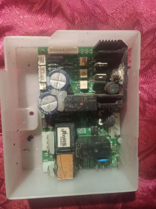 Vând placă de jura pt cei care cunosc Modelu