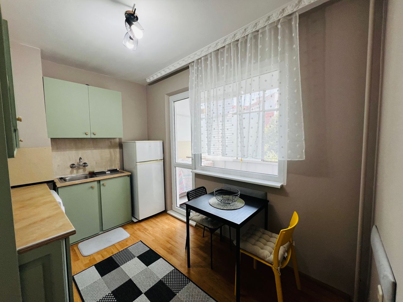 Дава се под наем Двустаен апартамент в Варна, Нептун - 65 кв.м за 510 € - Снимка #3