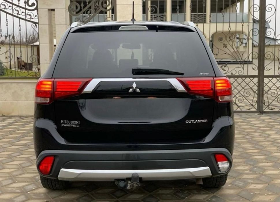 Vand sau schimb Mitsubishi Outlander