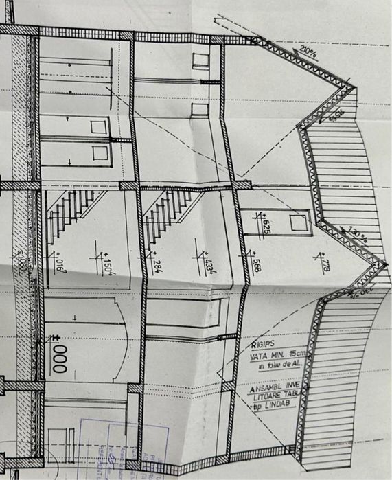 Casa la rosu de vanzare in Adunatii Copaceni