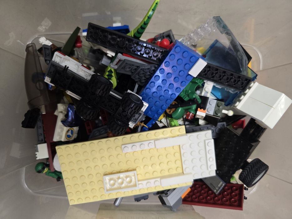 Продаю лего наборы