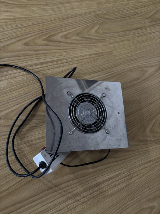 Aspirator praf manichiura incorporabil