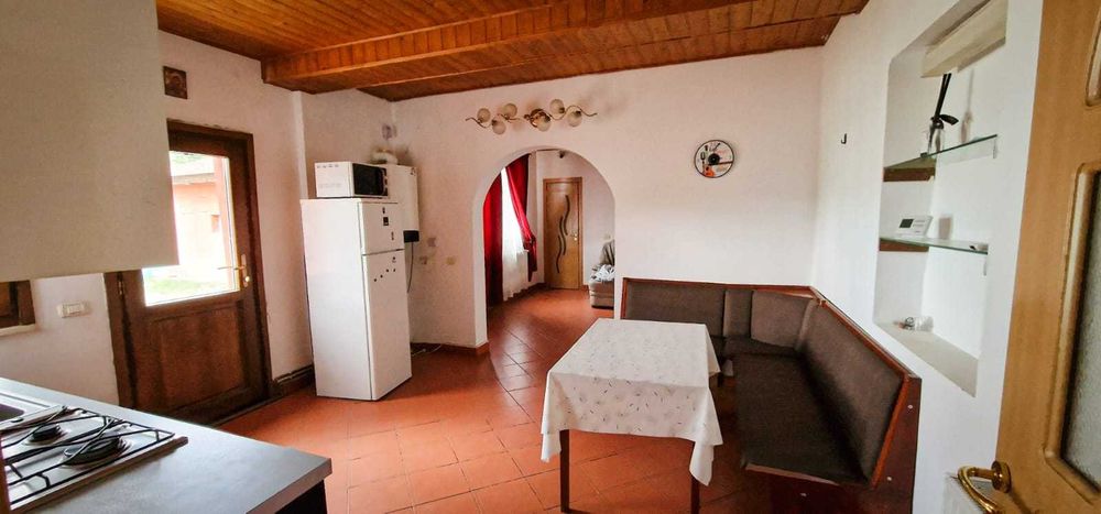 Casă de închiriat în Micălaca, 3 dormitoare, living, bucatarie, 2 băi
