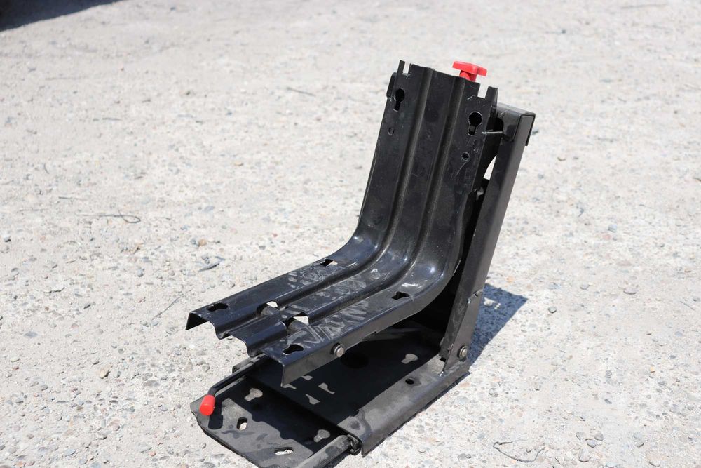 Scaun Universal de tractor reglaj triplu cu amortizor UTB U445 si U650