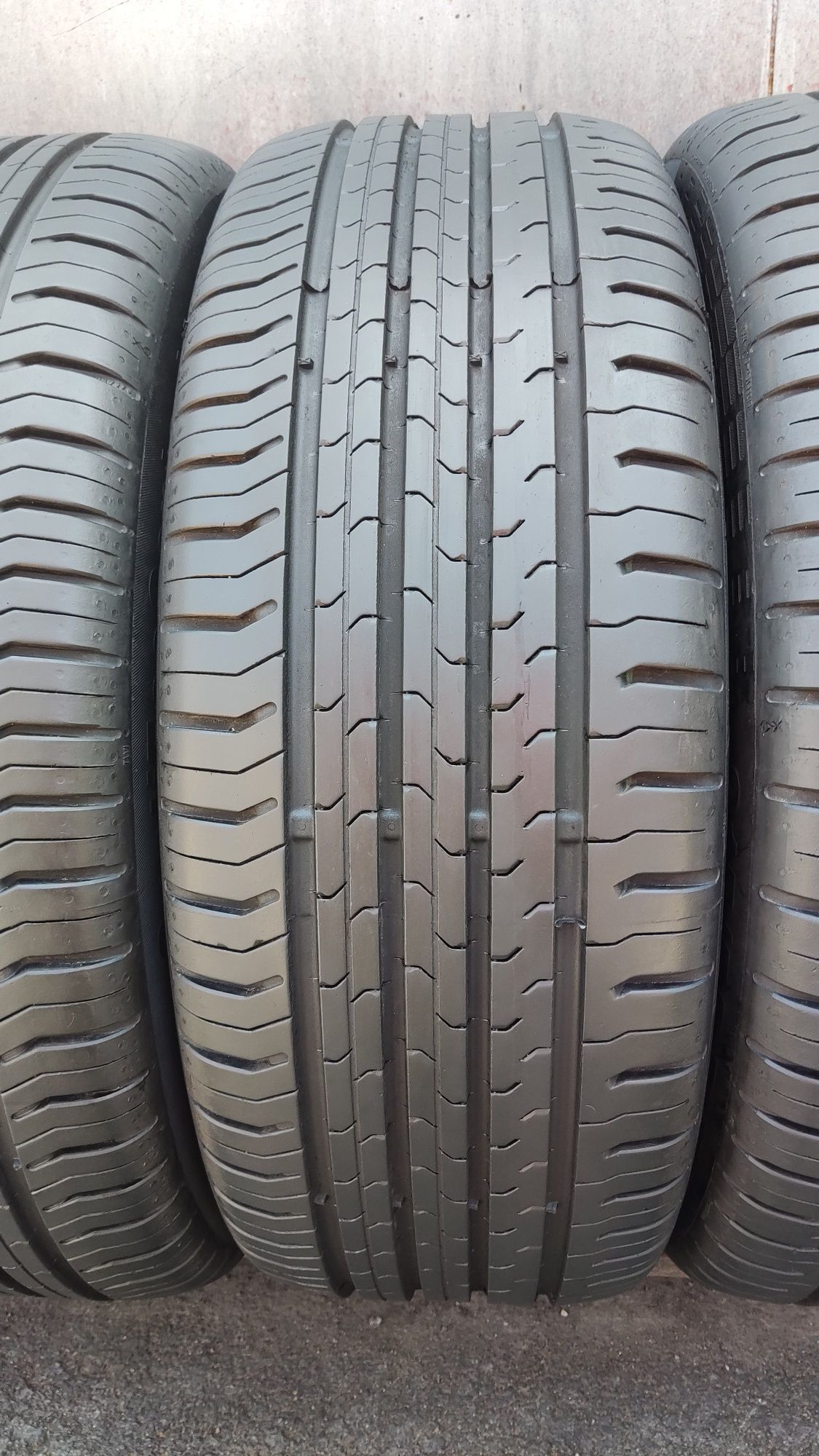 4бр. летни гуми 215/55/17 Continental Eco Contact 5, dot23 
dot23
7.8m