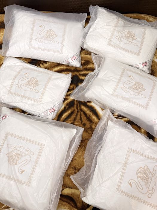 Перьевые подушки новые качество отличное