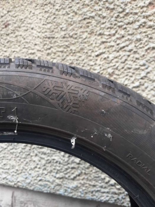 5 броя зимни гуми 15 цола 3 са само с лепенки-200лв.