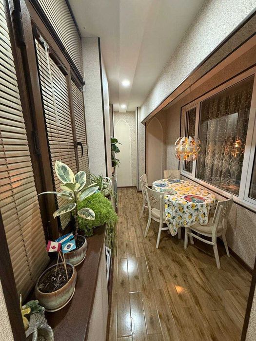 Продаю Квартира Юнусабад-7 4/4/4