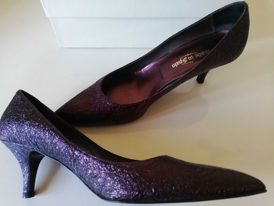 Pantofi mov metalizat, violet spre negru, made in Spain, aproape noi
