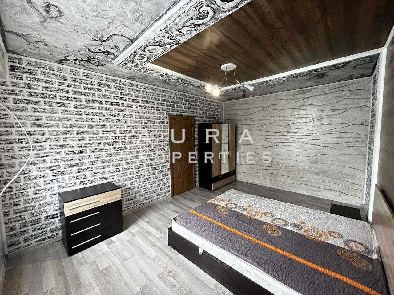 Продава се Двустаен апартамент в Разград, Орел - 63 кв.м за 972 €/кв.м - Снимка #2