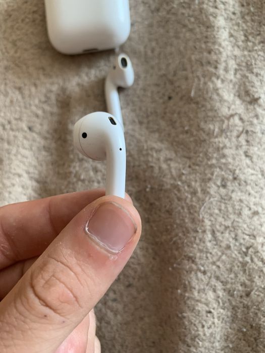 Airpods 2 - Безжични слушалки на Apple