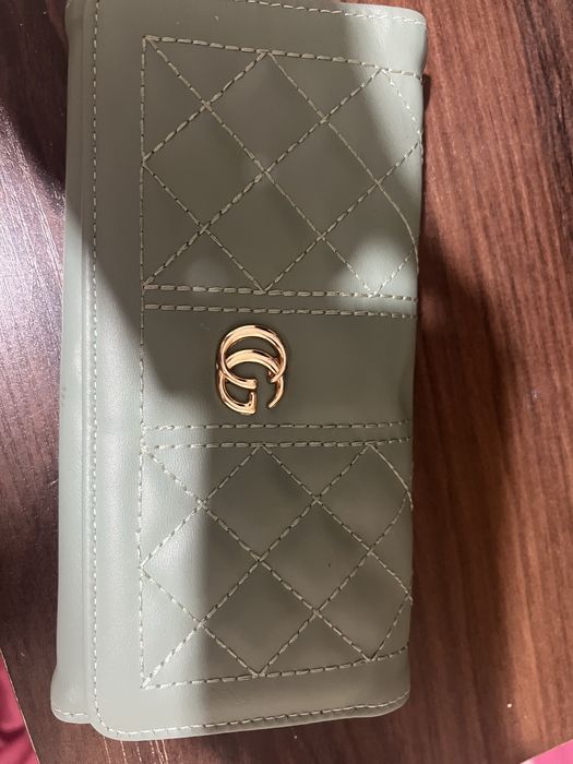 Продаю оба кошелки за 10.000 сум