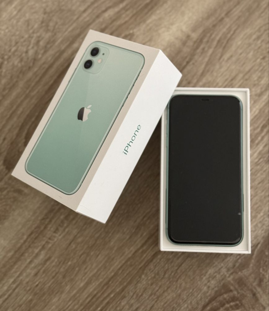 Iphone 11 128GB GREEN + кейсове и протектори