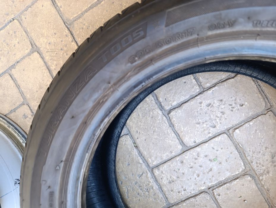 Летни гуми Bridgestone 225/50/17 dot 5022