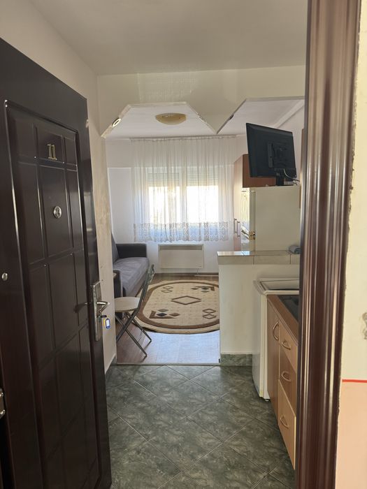 Inchiriez garsoniera carpati 2