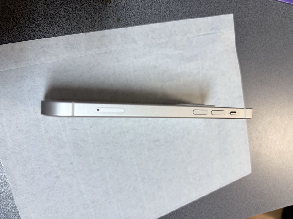 Vand Iphone 12.