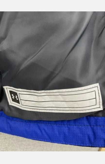 Зимно яке Under Armour отлично