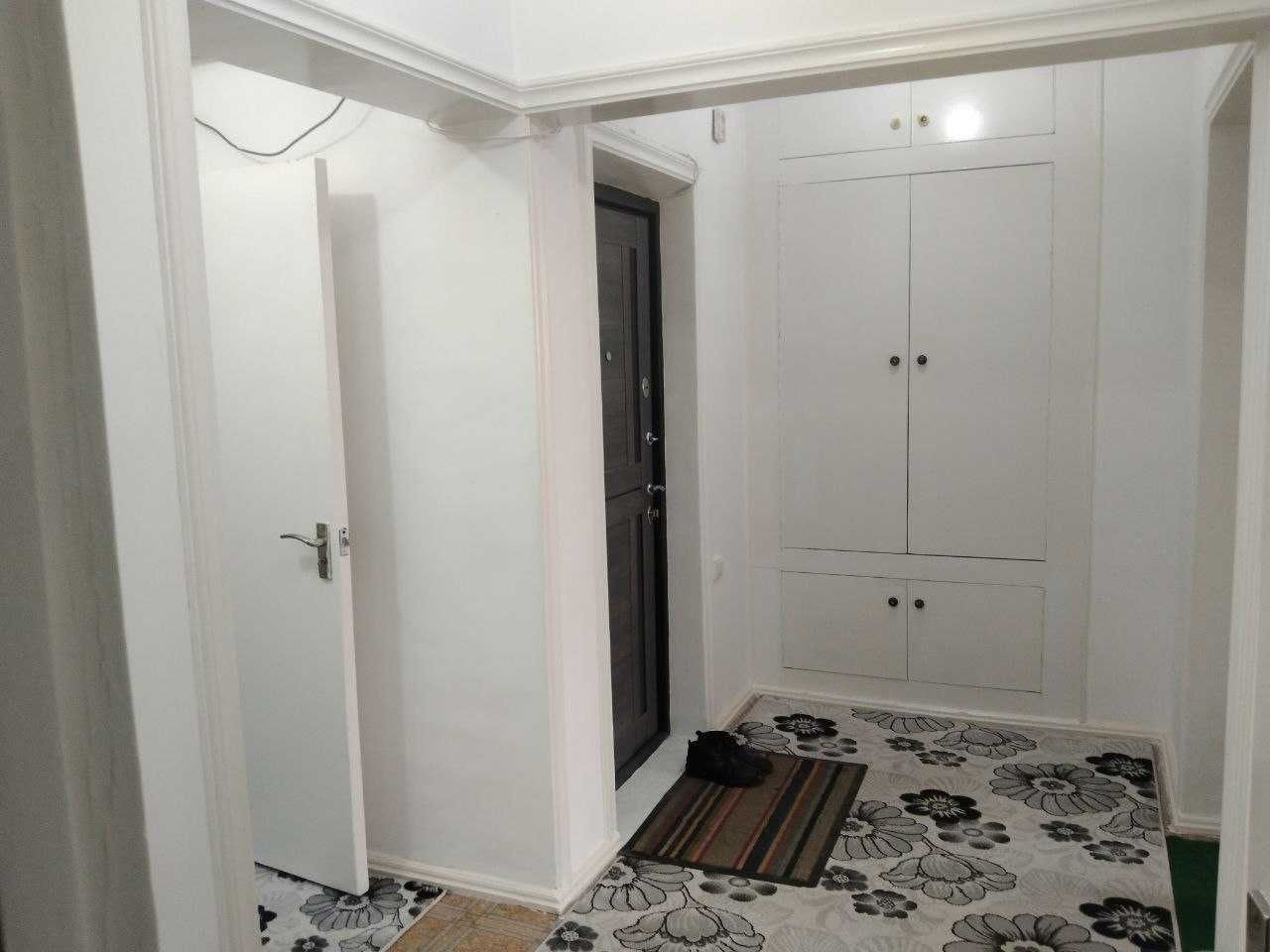 Sergeli TURON METRO bekatida 3 xonali uy ijaraga beriladi. (3/2/9)