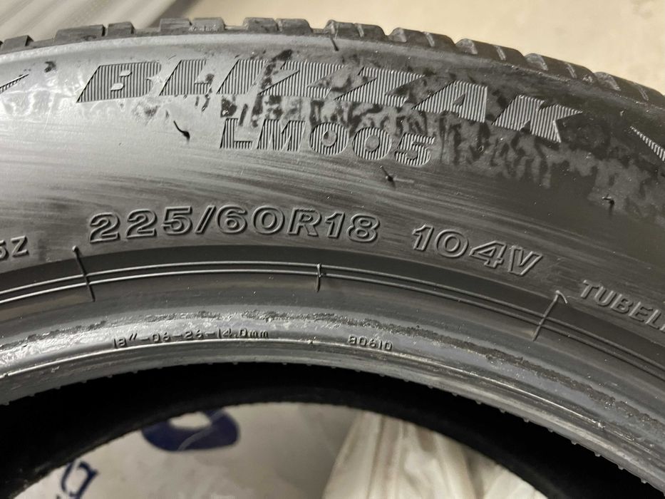 Bridgestone Blizzak 225/60/18 4бр. перфектни зимни гуми