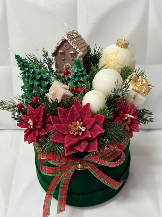 Коледни аранжировки с ароматни соеви свещи