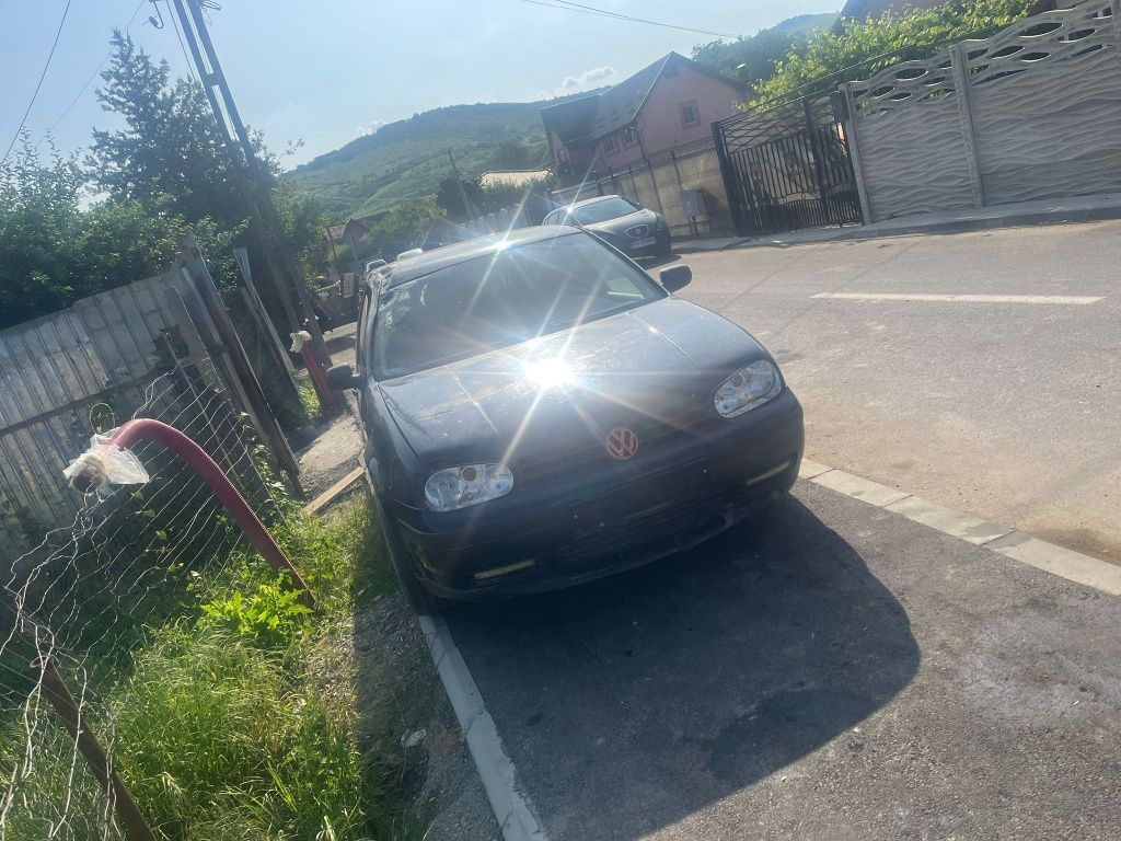 Dezmembrez golf 4 1.4i 1.6 i 1.9d
