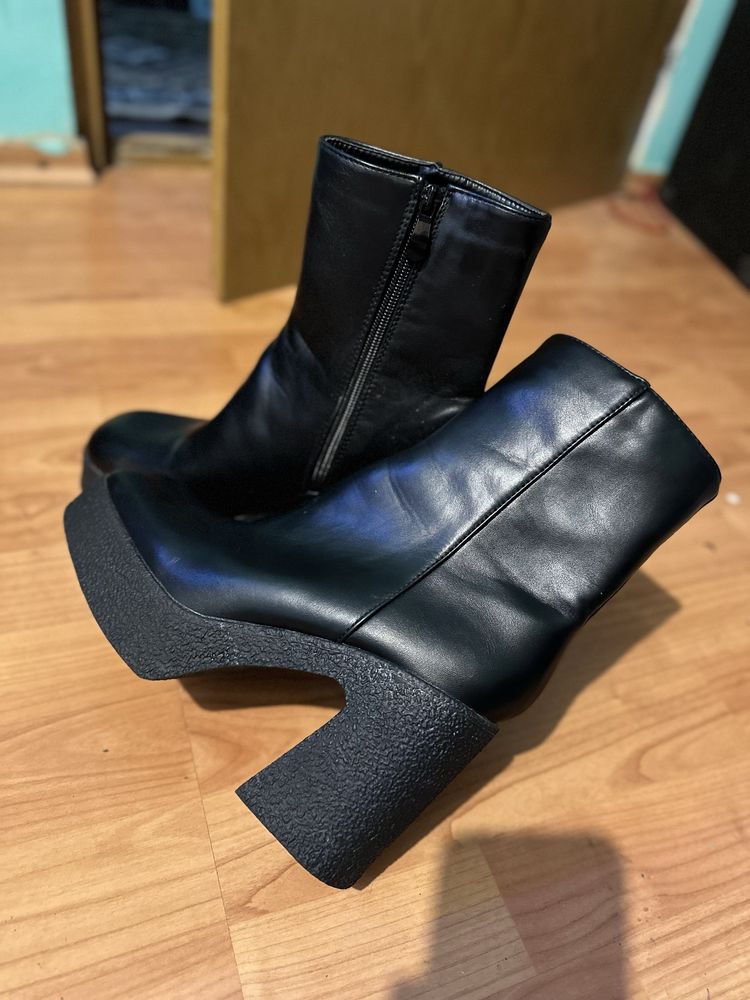 Vand botine CORIANDOLO din piele
