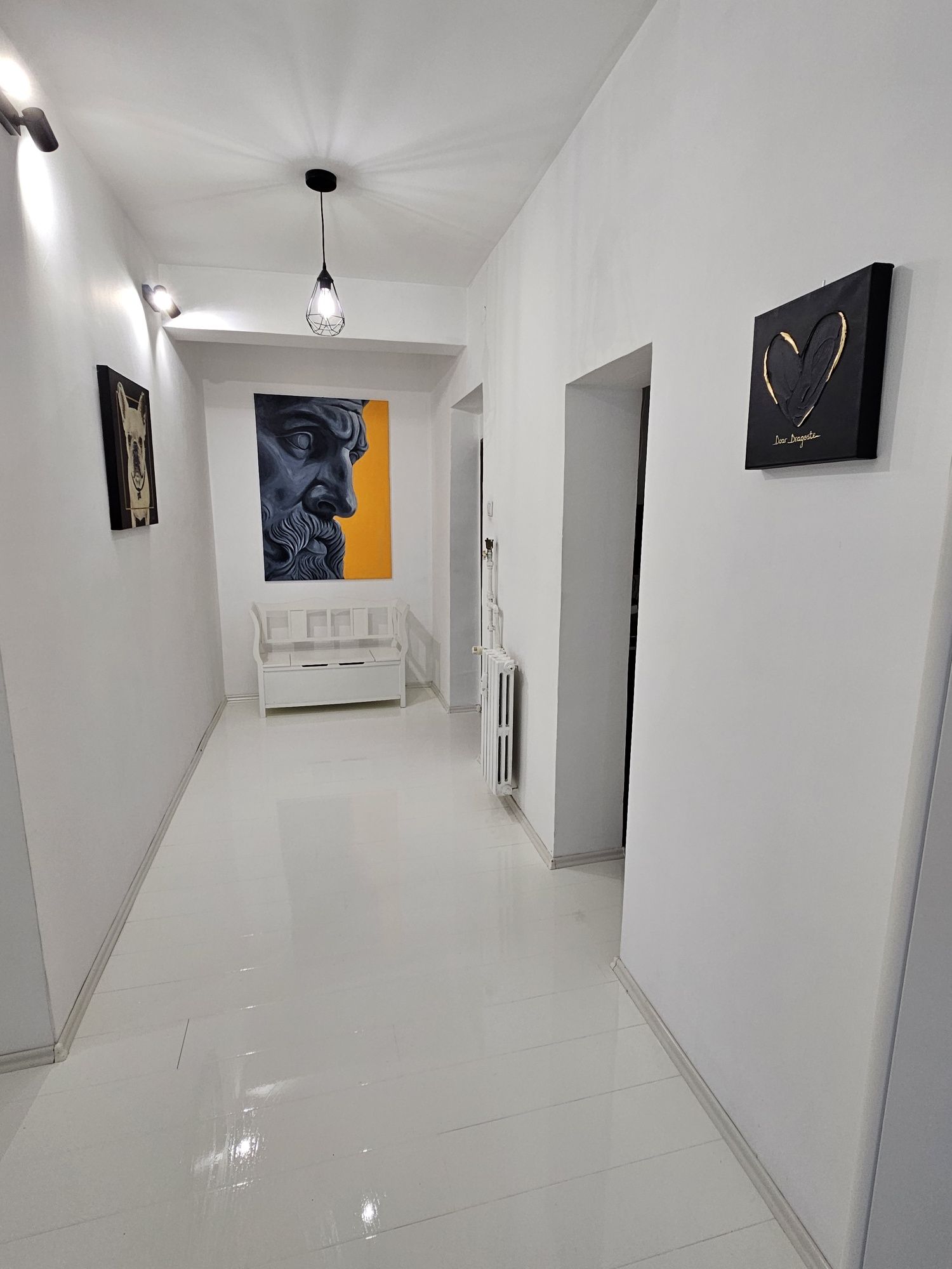 Vând apartament ultracentral două  camere  semidecomandat.