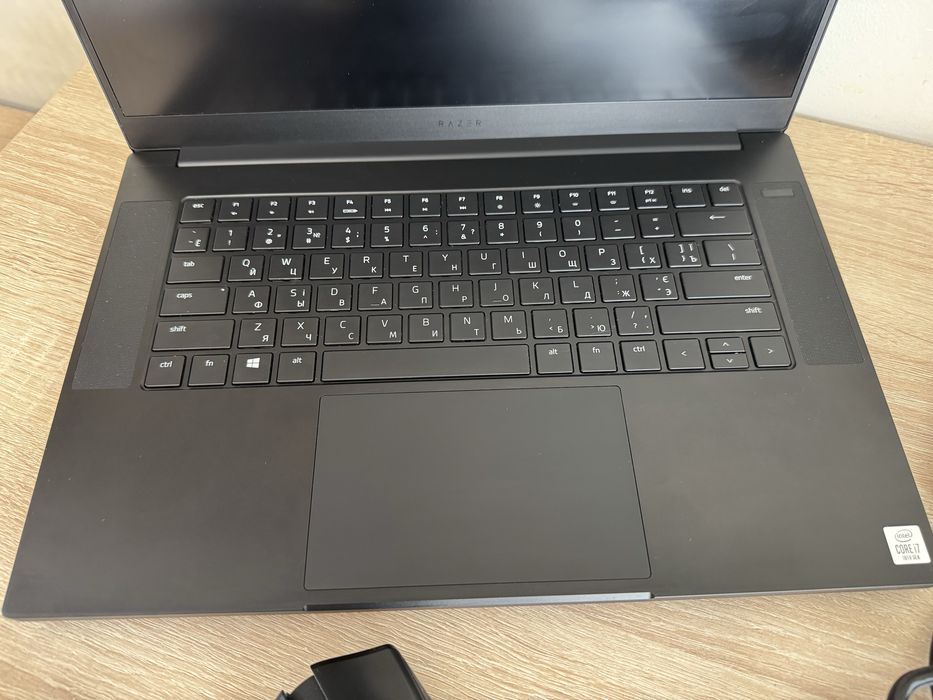 Razer Blade 15 Base / 2.5 Tb SSD / 40 Gb RAM / i7-10th/ RTX2060 (6 Gb)
