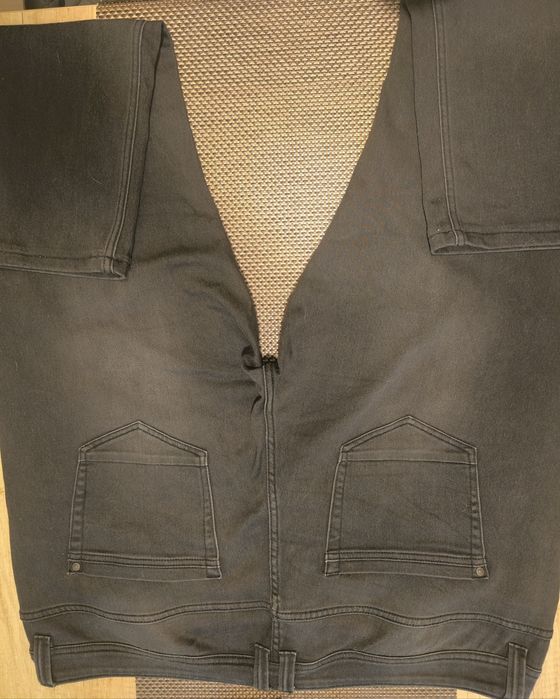 Дънков панталон за големи мъже