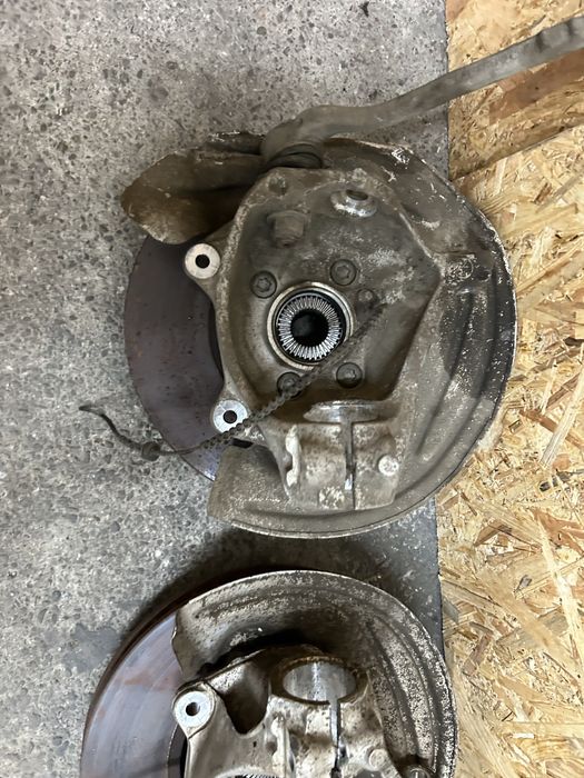 Fuzeta / rulment bmw X3 G01 X4 G02 stanga/dreapta