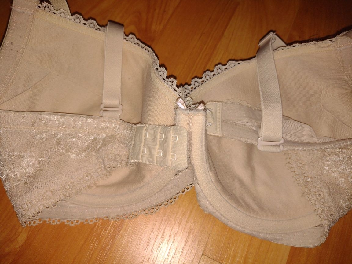 сутиен 70F бежов