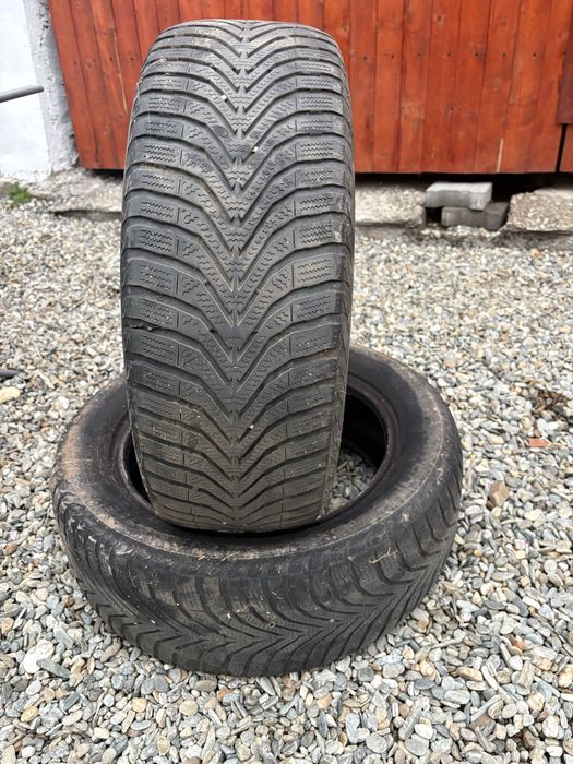 4 cauciucuri iarnă 205/55 R16 – 2 Goodyear + 2 Vredestein