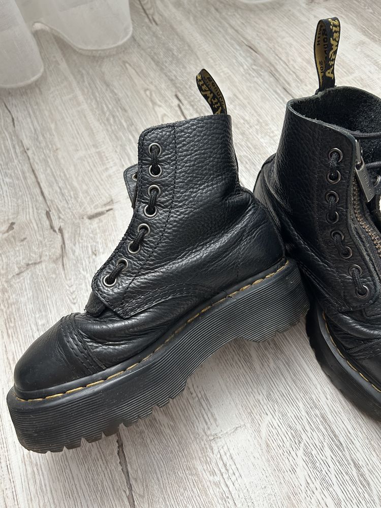 Ghete Dr Martens, mărimea 35