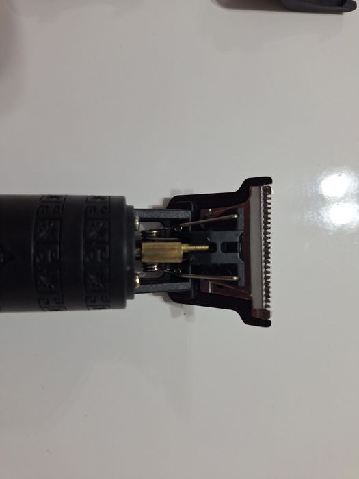 Aparat de tuns parul și barba