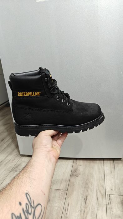 Caterpillar mărimea 42