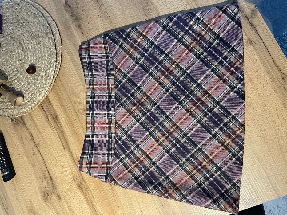 Fusta scurta din lână