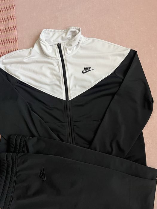 СУПЕР ЦЕНА! Оригинален дамски спортен екип/анцуг на Найк