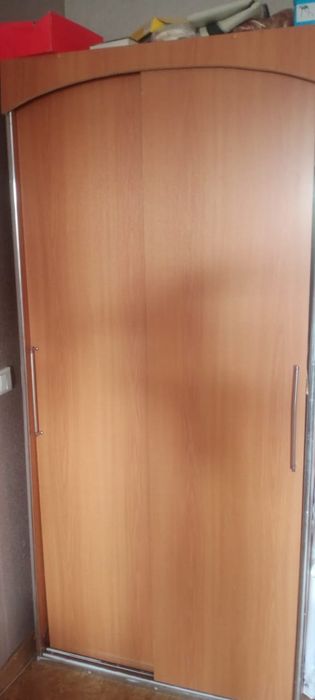 Отдам даром б/у диван и шкафы